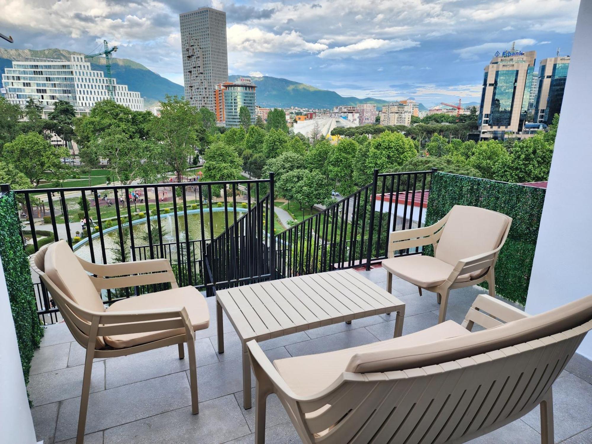 Tirana City Center Penthouse Oasis Exterior photo